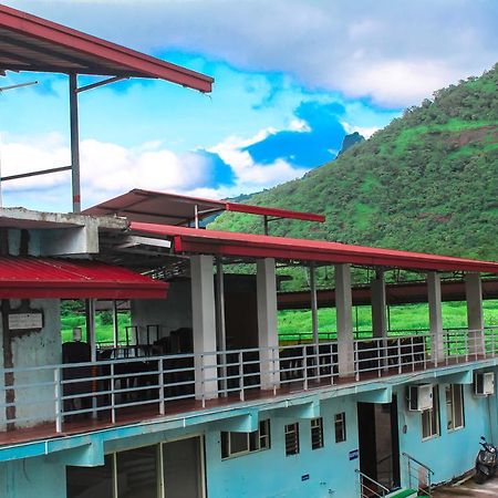 Sp Resort Panvel Chauk Eksteriør bilde