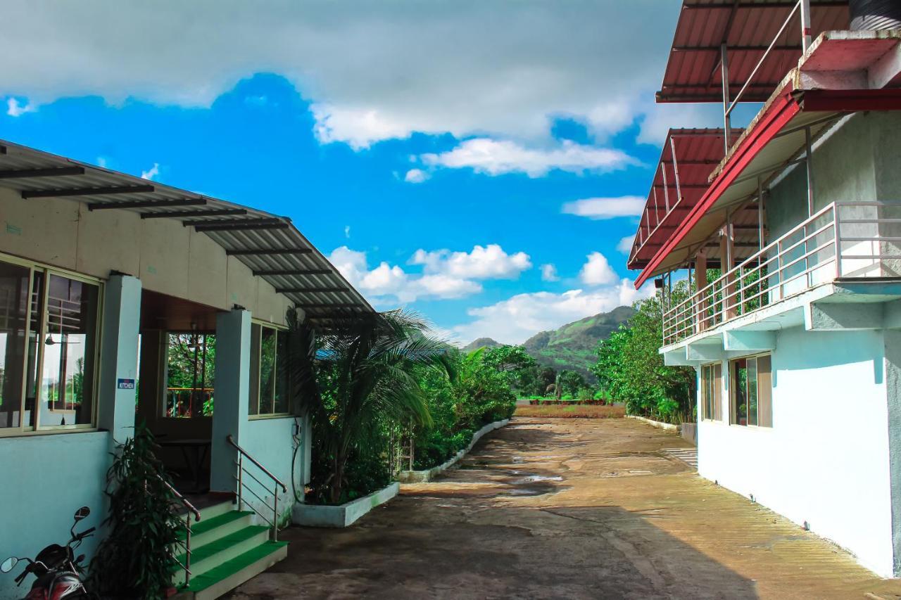 Sp Resort Panvel Chauk Eksteriør bilde