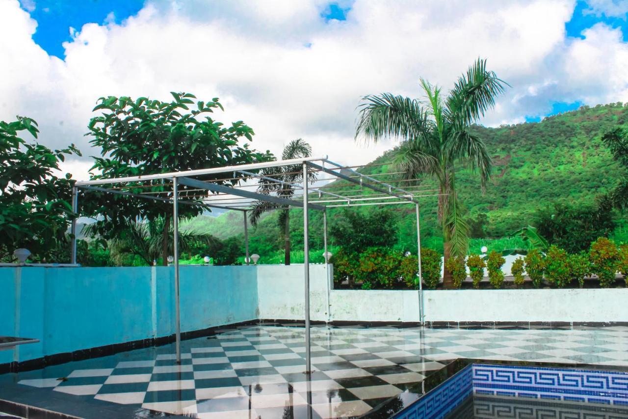 Sp Resort Panvel Chauk Eksteriør bilde