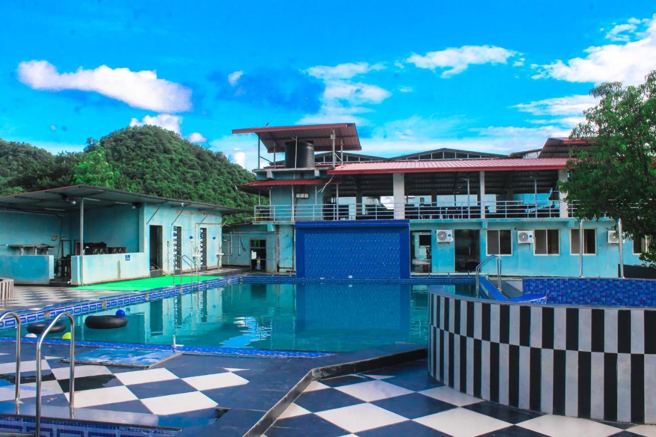 Sp Resort Panvel Chauk Eksteriør bilde